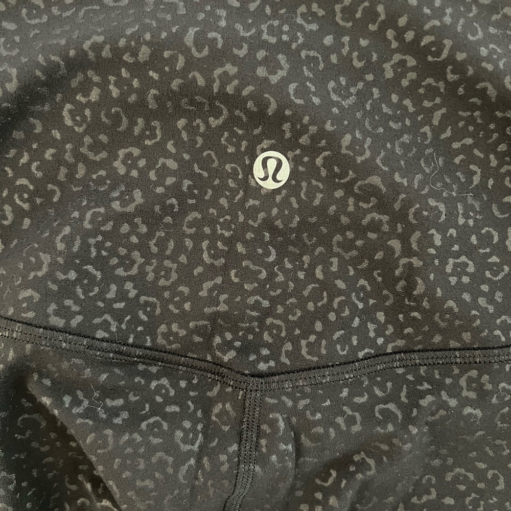 Lululemon Align High-Rise 28” Leopard Daisy Emboss Black - Picture 3 of 5